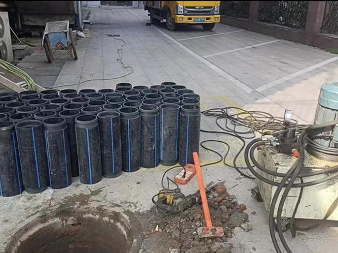 临渭PE置换管厂家 DN315置换管 非开挖管短管置换